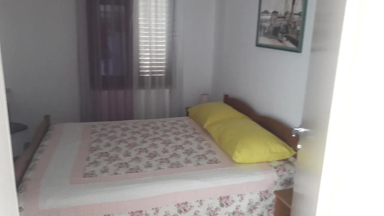 Guest house Apartments Residence By Tourist
